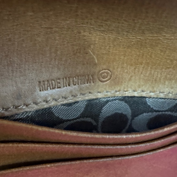 Vintage Coach Leather Bifold Wallet in Tan - Picture 10 of 16